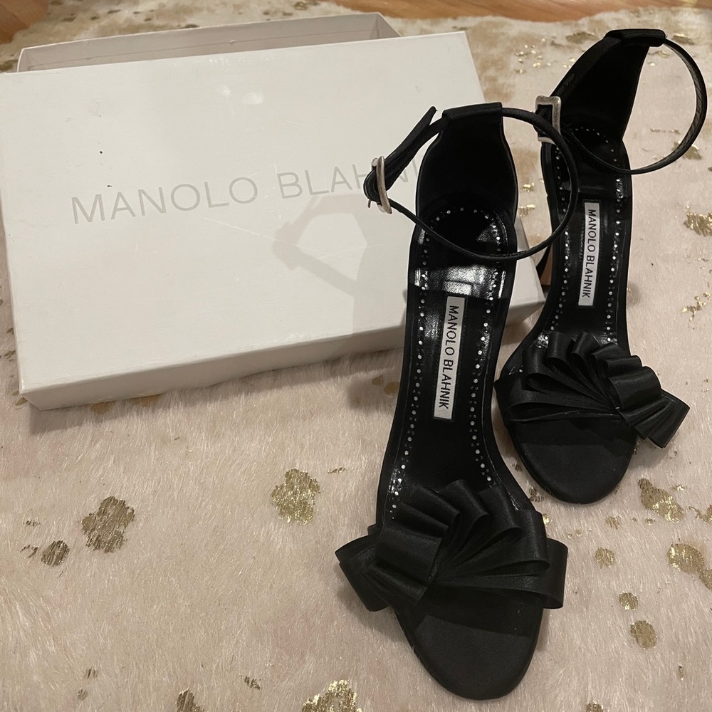 Manolo Blahnik Vinkaos Heels - Picture 2 of 5